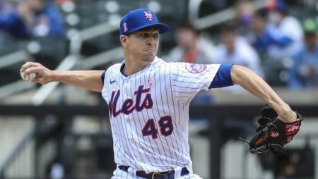 New York Mets’ Ace Pitcher Jacob deGrom Leaves Game with Side Tightness