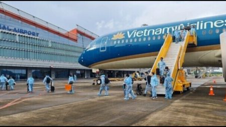Vietnam to begin welcoming foreign tourists again from November