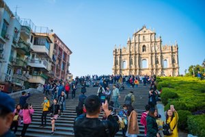 Macau visitor arrivals up in April