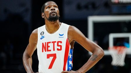 Brooklyn Nets trade Kevin Durant to the Phoenix Suns for 3 – Players & 4 – Draft Picks