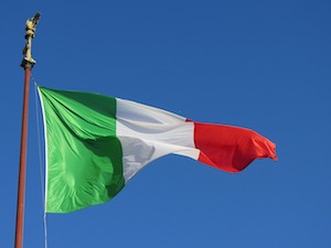Italian footballer banned for breaching betting rules